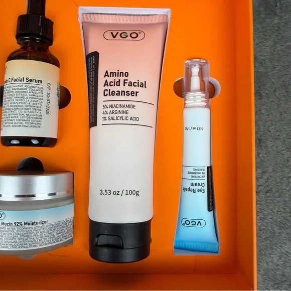 VGO Skincare 5 Step Routine in Box Brand New 11/2028 Cleanser Toner Cream Serum